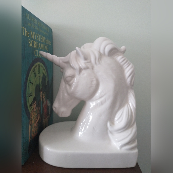 Snow white ceramic UNICORN bookend - Picture 3 of 4
